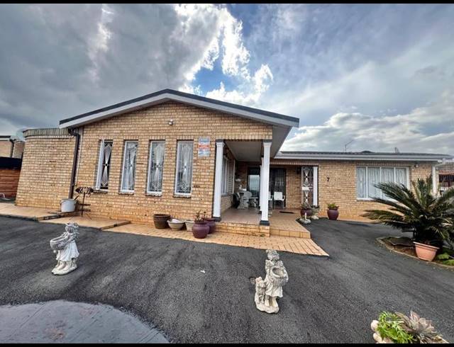 3 BEDROOM HOUSE FOR SALE IN NORTHDALE